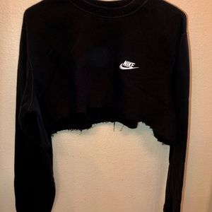 nike crop top long sleeve